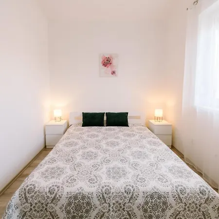 Leda Deluxe - Privat Pool Siofok